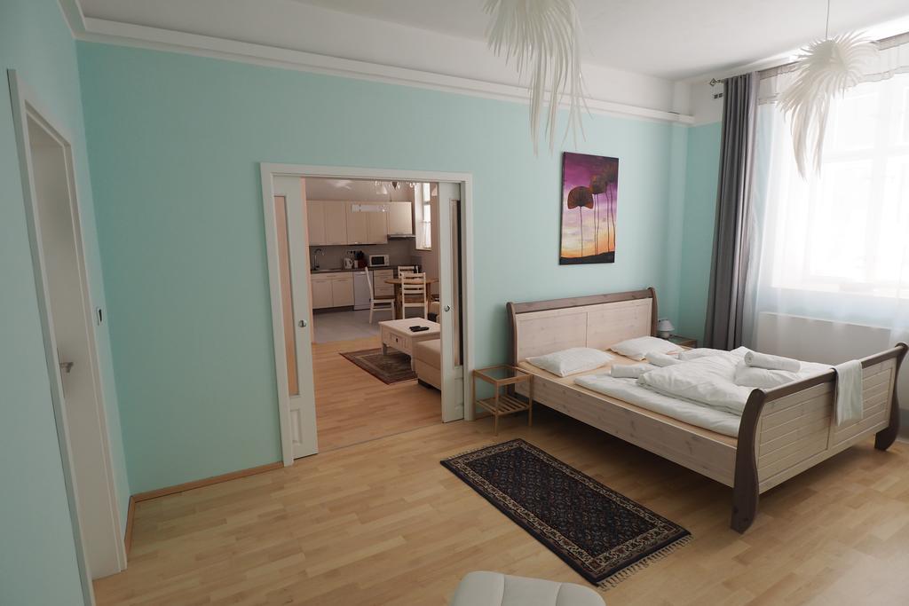 Art Nouveau Apartment Прага Екстериор снимка