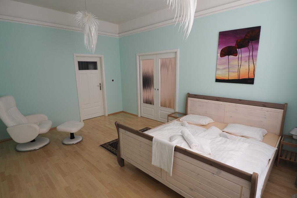 Art Nouveau Apartment Прага Екстериор снимка